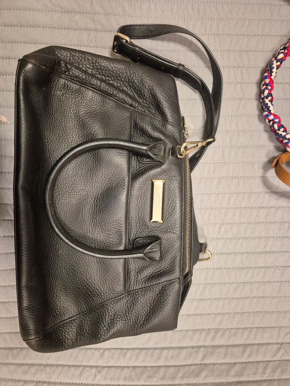 Bolsa DKNY couro preta - Foto 2
