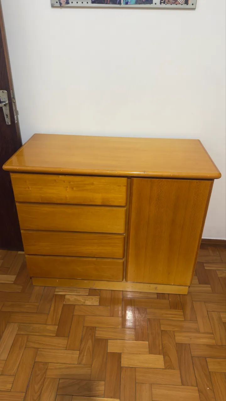 Vendo Conjunto de Cama e Cômoda de Madeira Maciça  - Foto 4