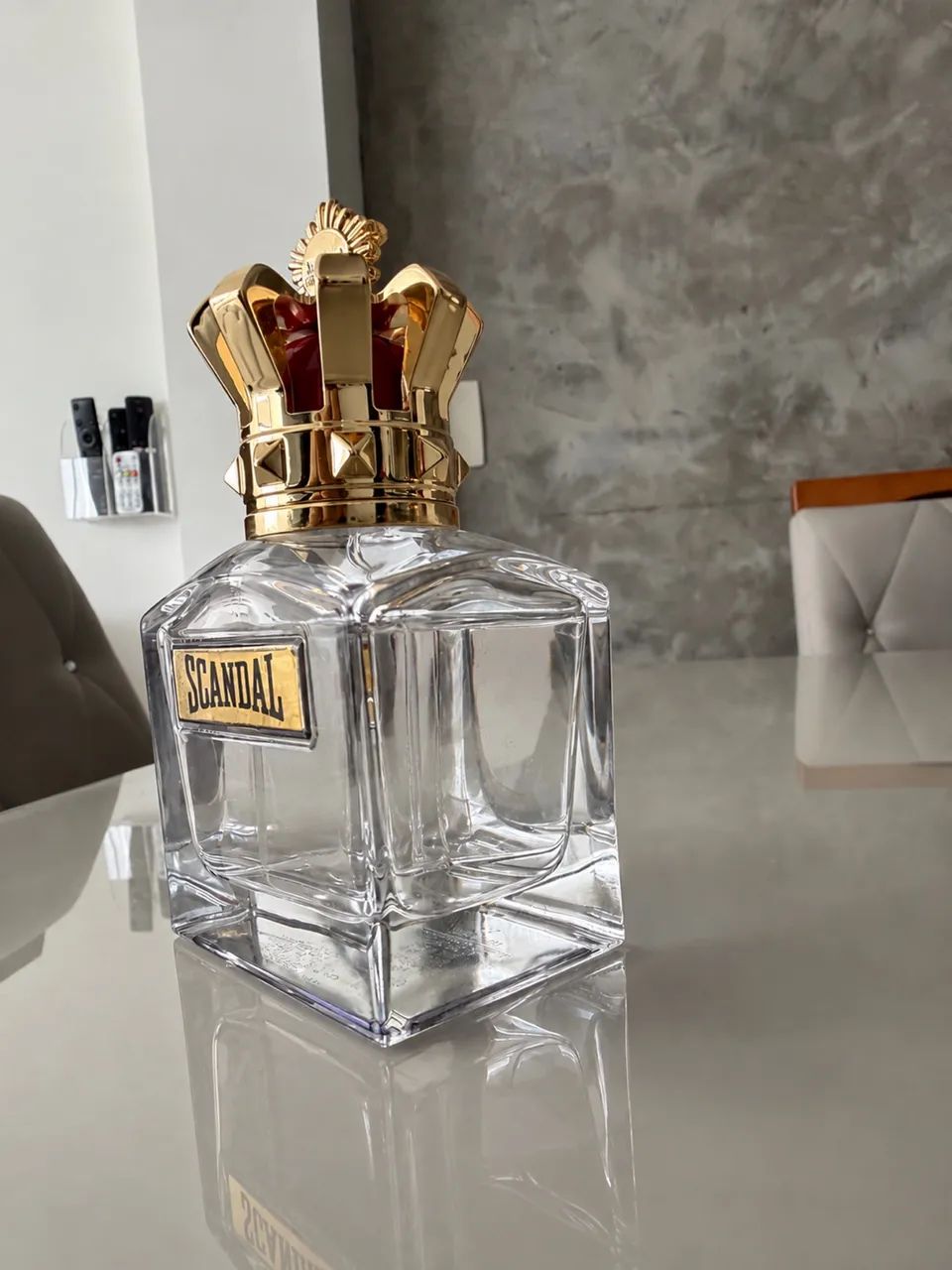 Frasco vazio Scandal Edp - Foto 3