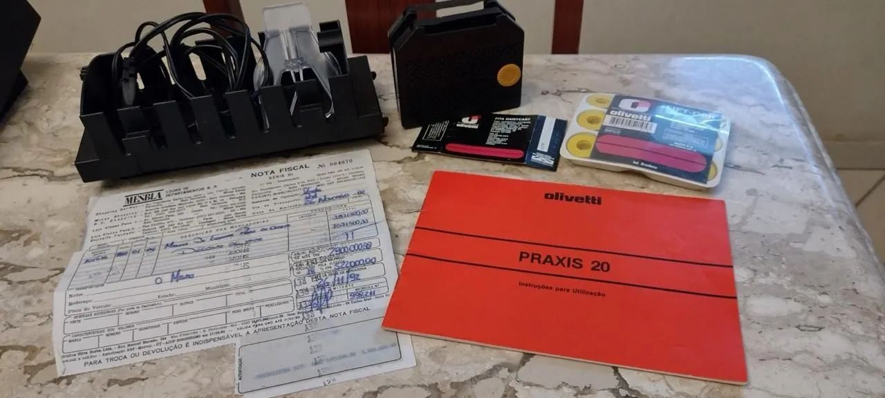Máquina De Escrever Olivetti Praxis 20 - Foto 4