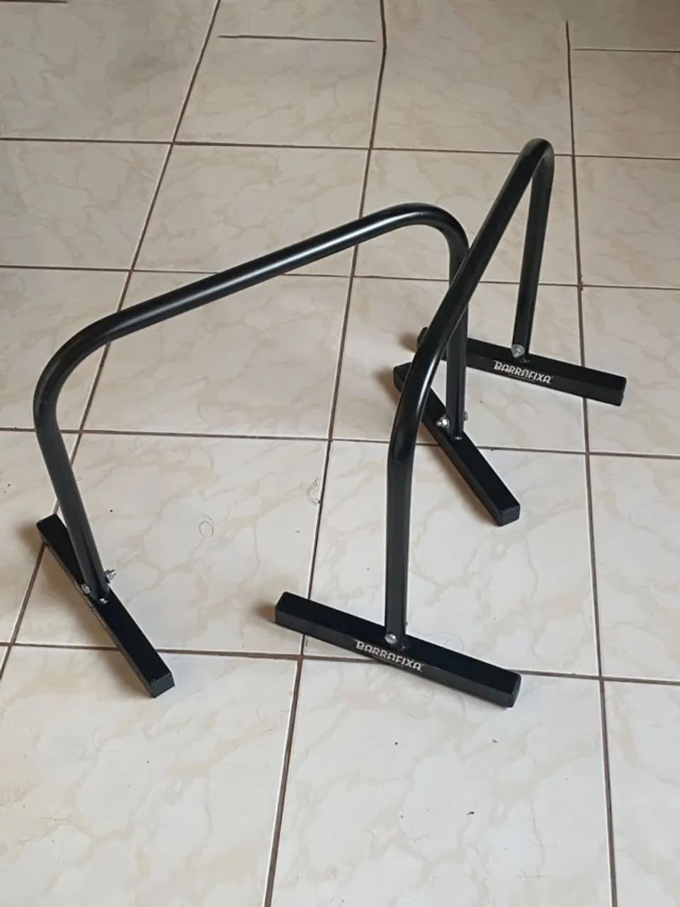 Barra Paralela de chão Exercício