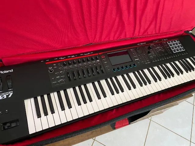 Teclado Fantom 07 Roland - Impecável Workstation Sintetizador