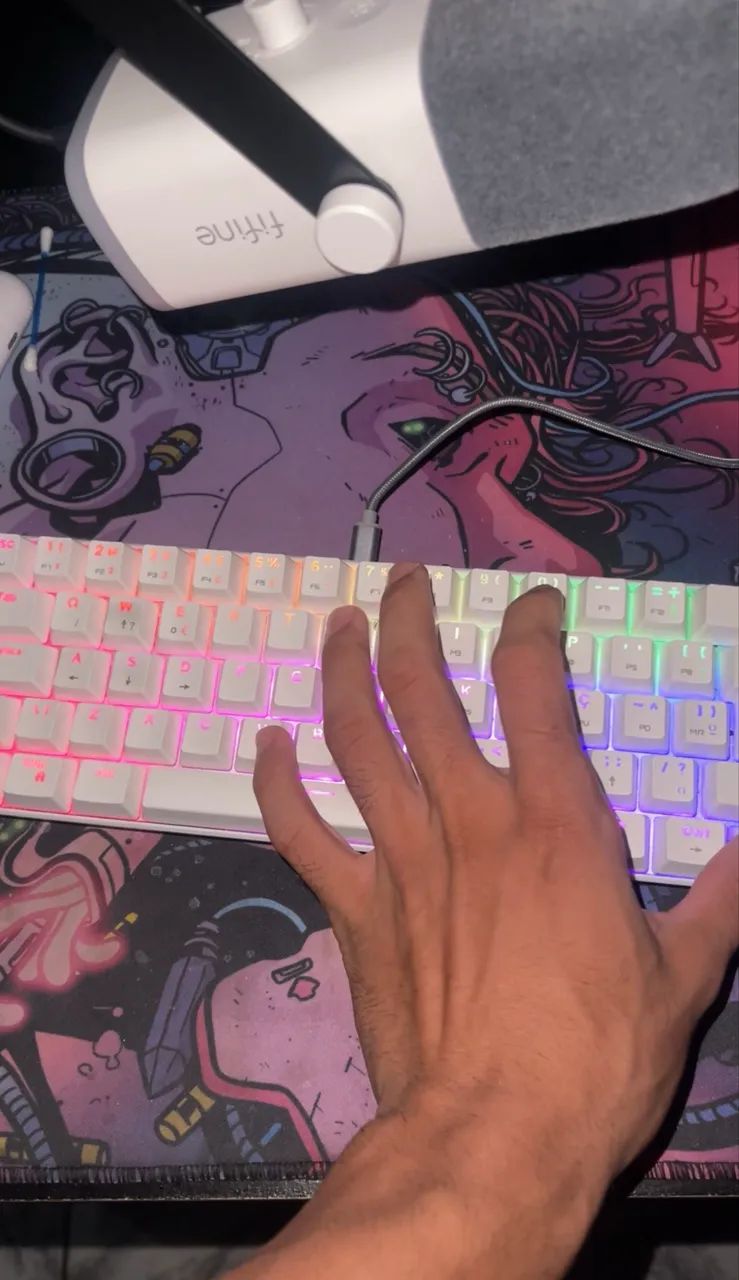 Teclado Mecânico Branco | 230R$