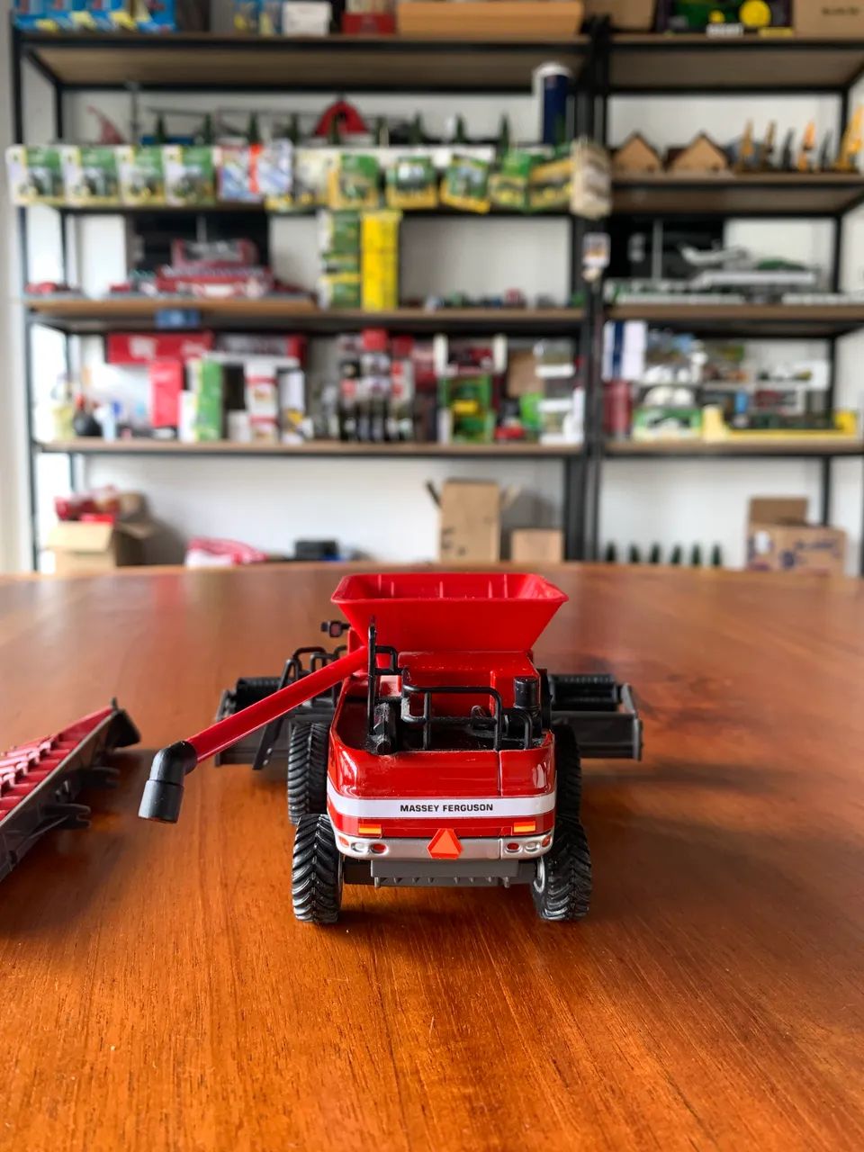 Miniatura colheitadeira Massey Ferguson 9795 1/64 - Foto 4