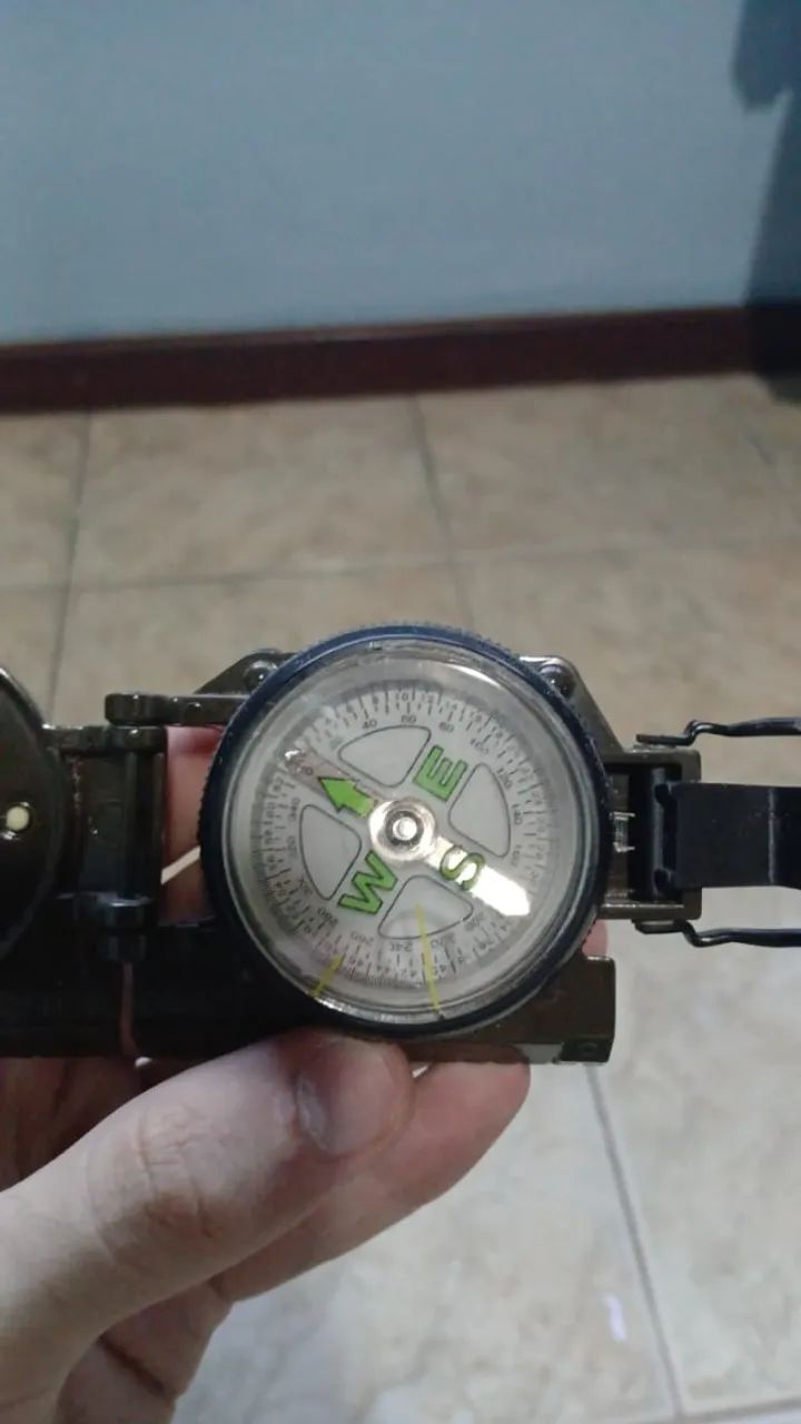 Bússola em perfeito estado - Foto 2