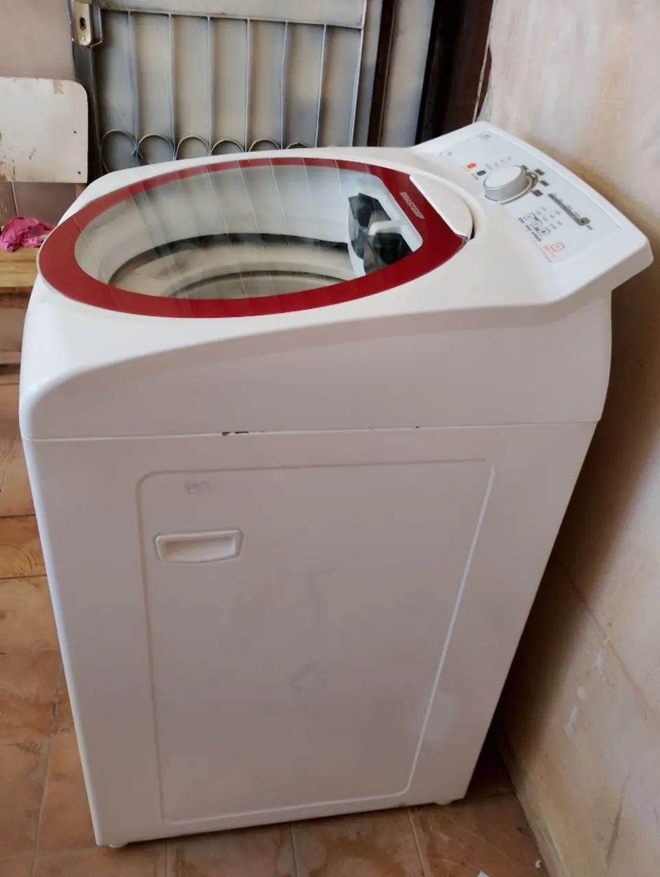 Vendo lava roupa Brastemp 11kg bem conservada funcionando perfeitamente bem  - Foto 2