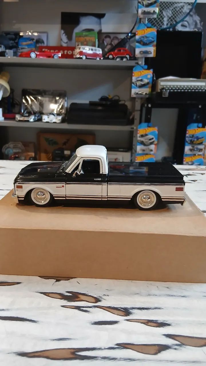 Chevrolet Cheyenne Pick-up 1972. Escala 1:24. Da Jada Toys