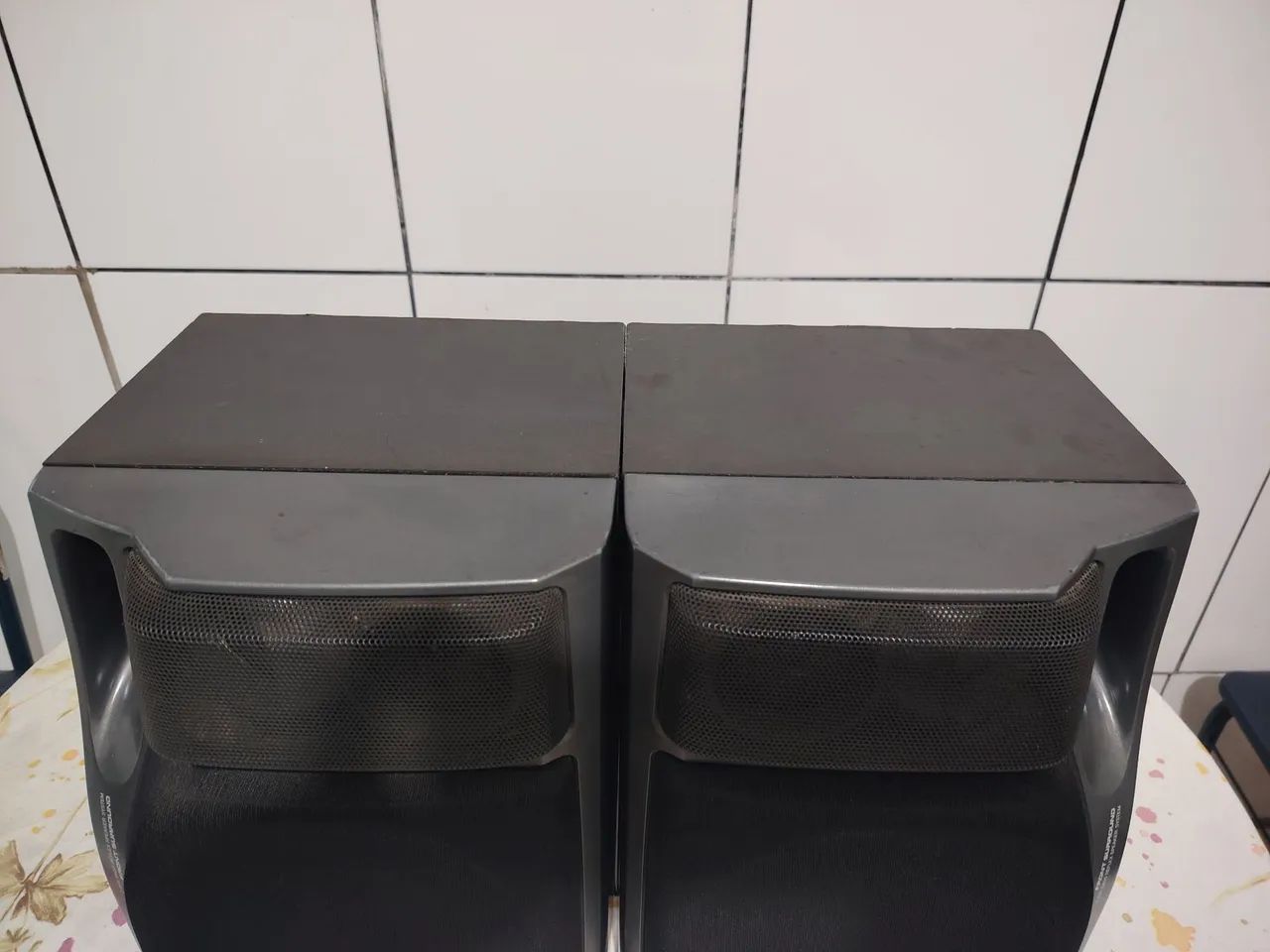 Caicaxe de som Aiwa 