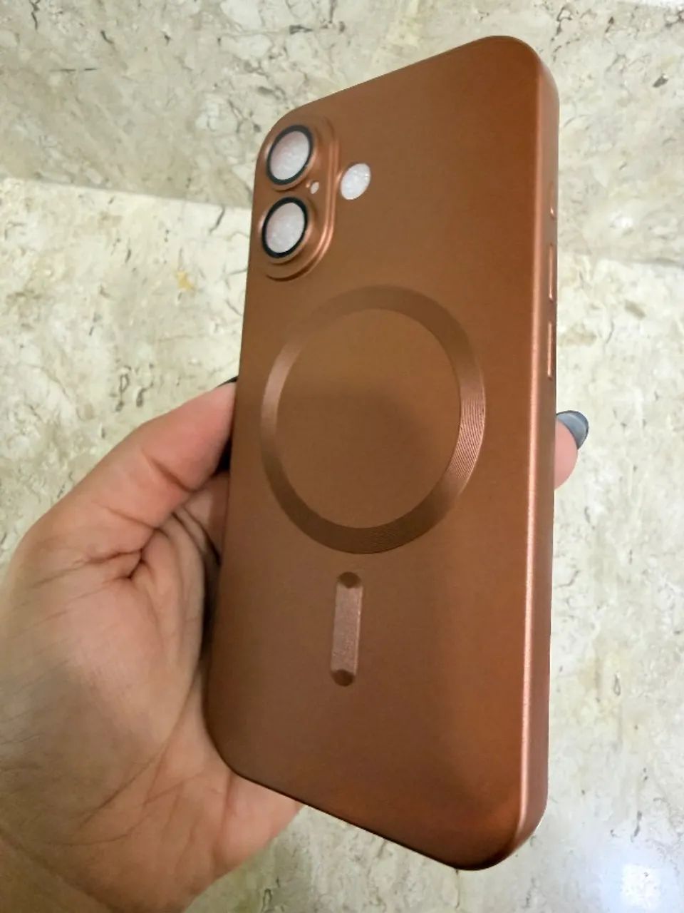 Capinha IPhone 17 marrom cintilante - Foto 3