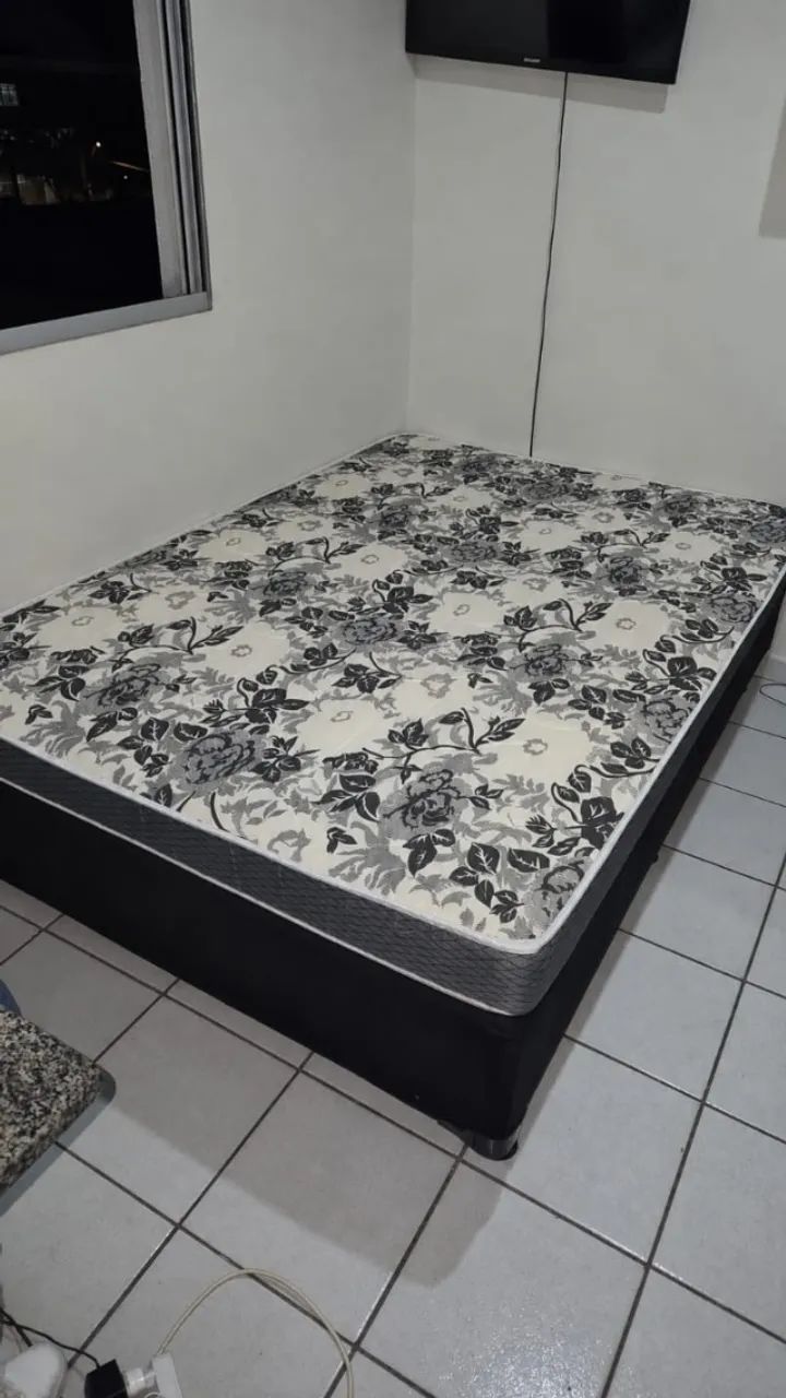 Cama de casal (semi-nova)