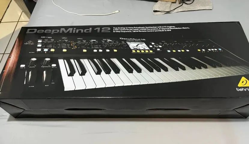 Teclado Sintetizador Behringer Deepmind 12 