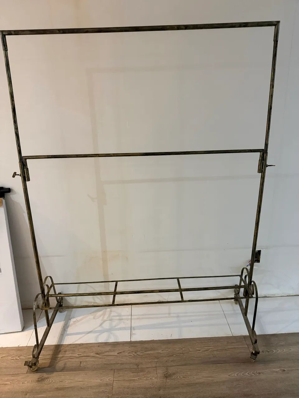 Arara de ferro para roupas