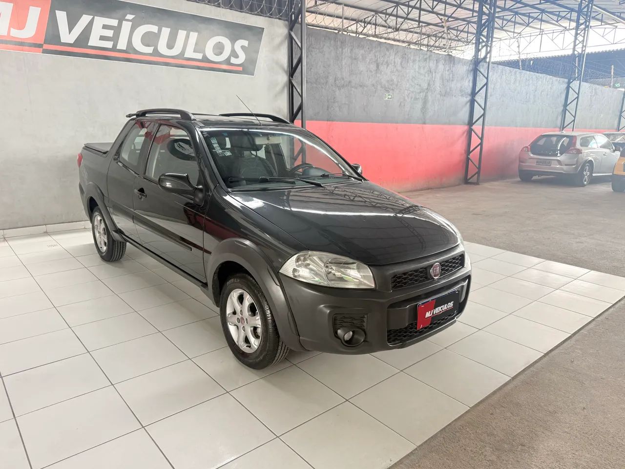 Fiat Strada Working Celeb.1.4 Fire Flex 8V CD 2014 - Foto 2