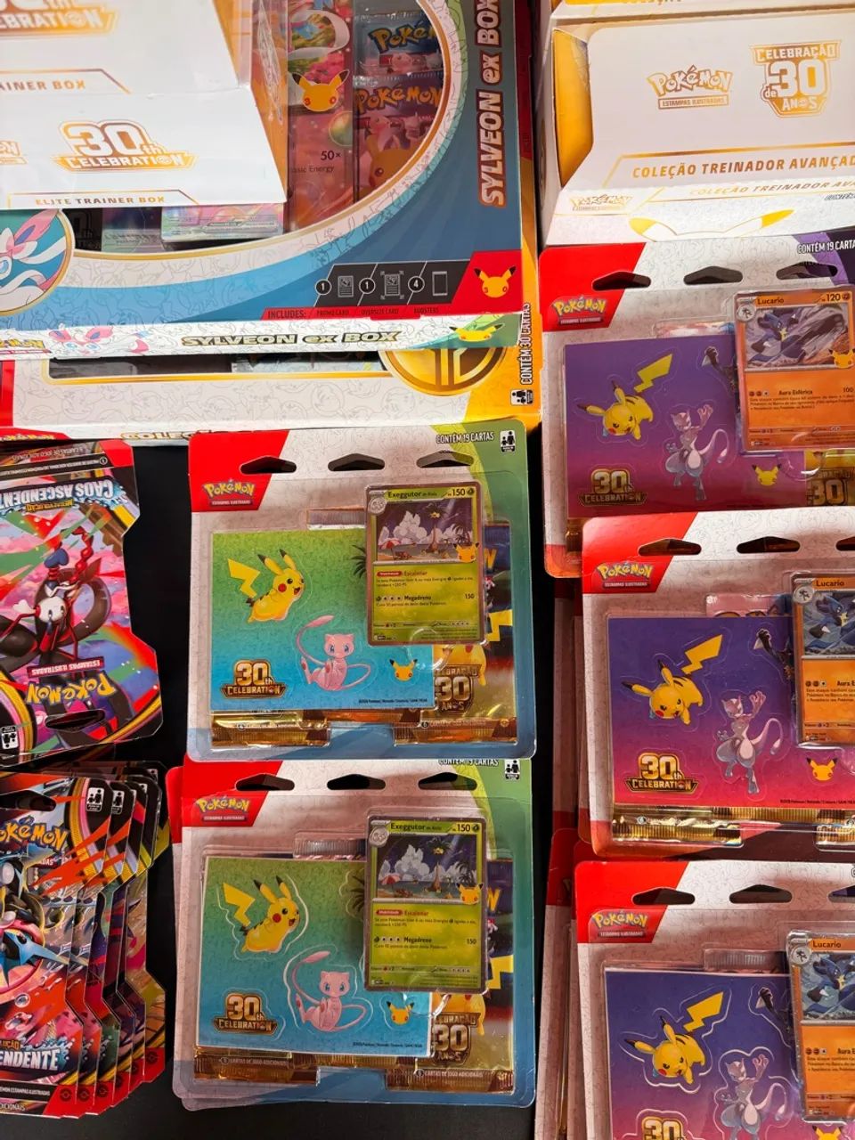Pokémon 30th - Inglês e Português Lacrado - Foto 5
