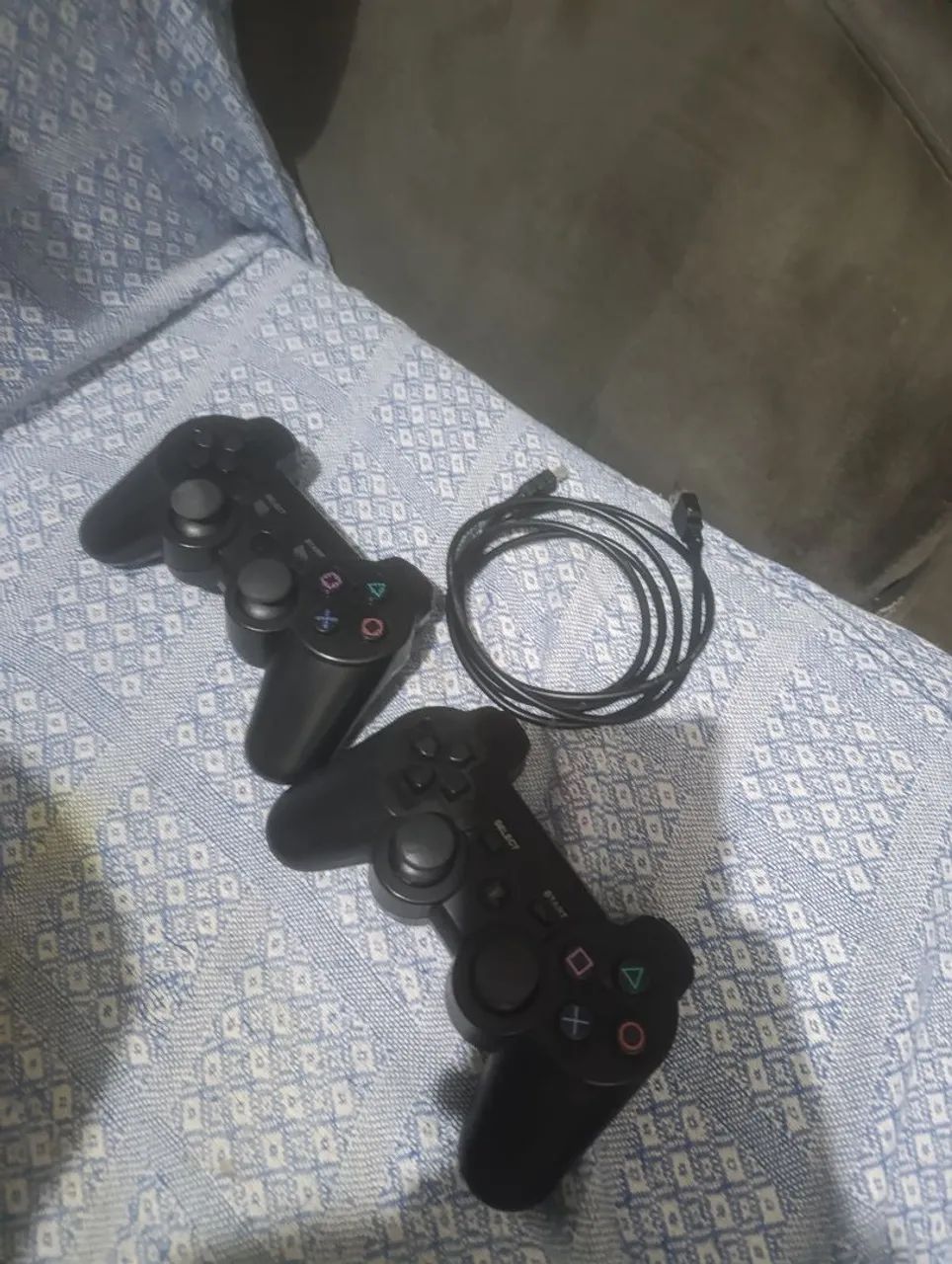 PS3 SLIM 500GB + 2 CONTROLES - Foto 2