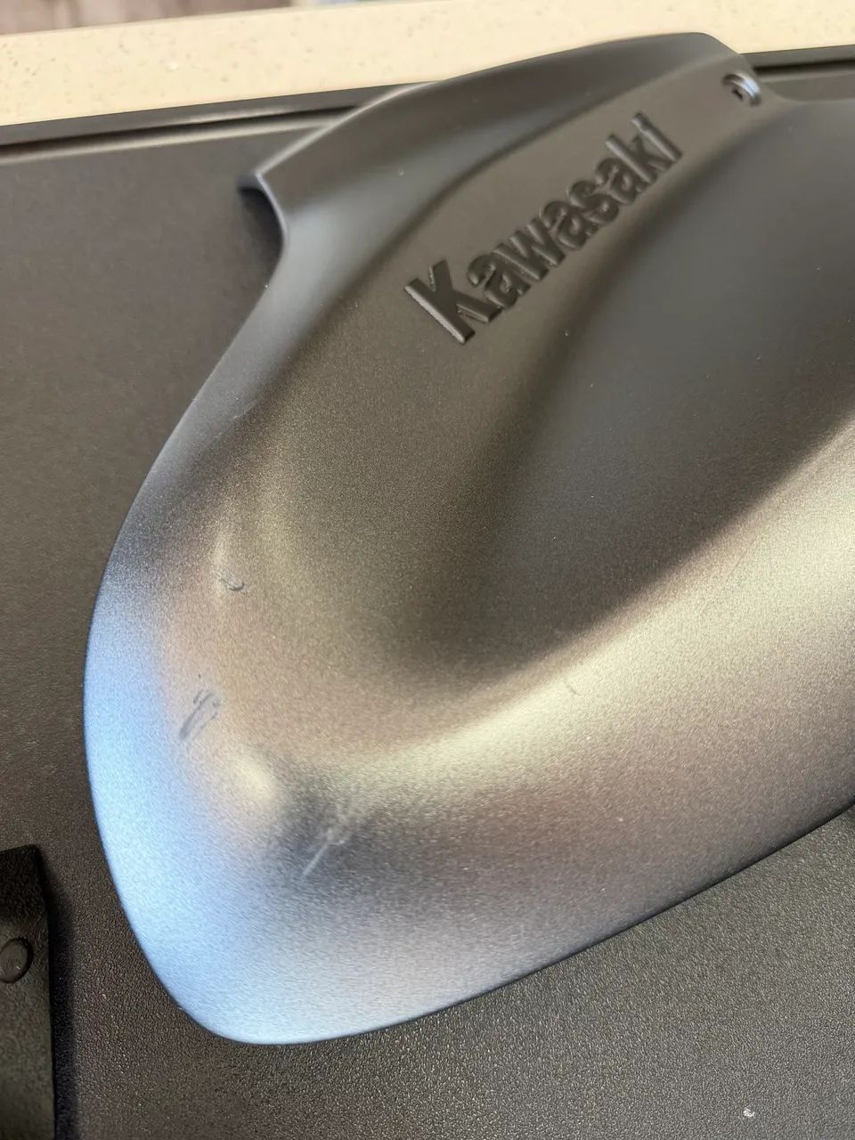 Peças originais Kawasaki Z900 2026 novas - banco garupa e
