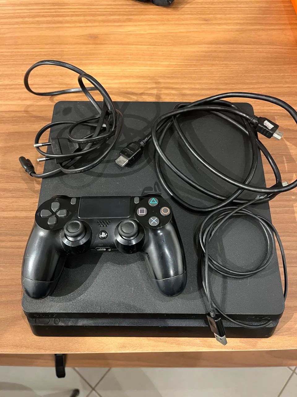 PS4 SLIM 1TB