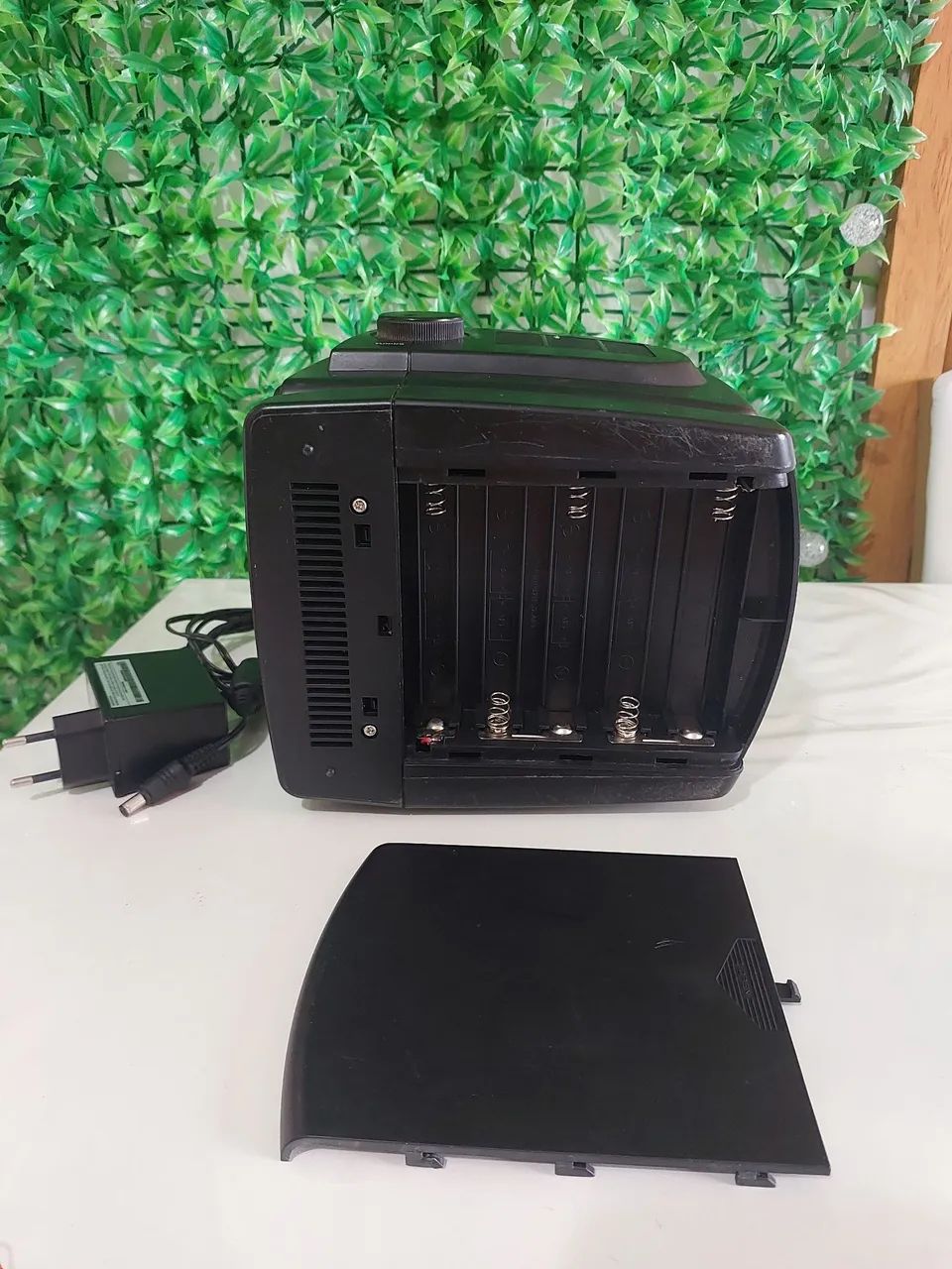 Tv  preto e branco 5.5  polegadas com rádio am/fm - Foto 4