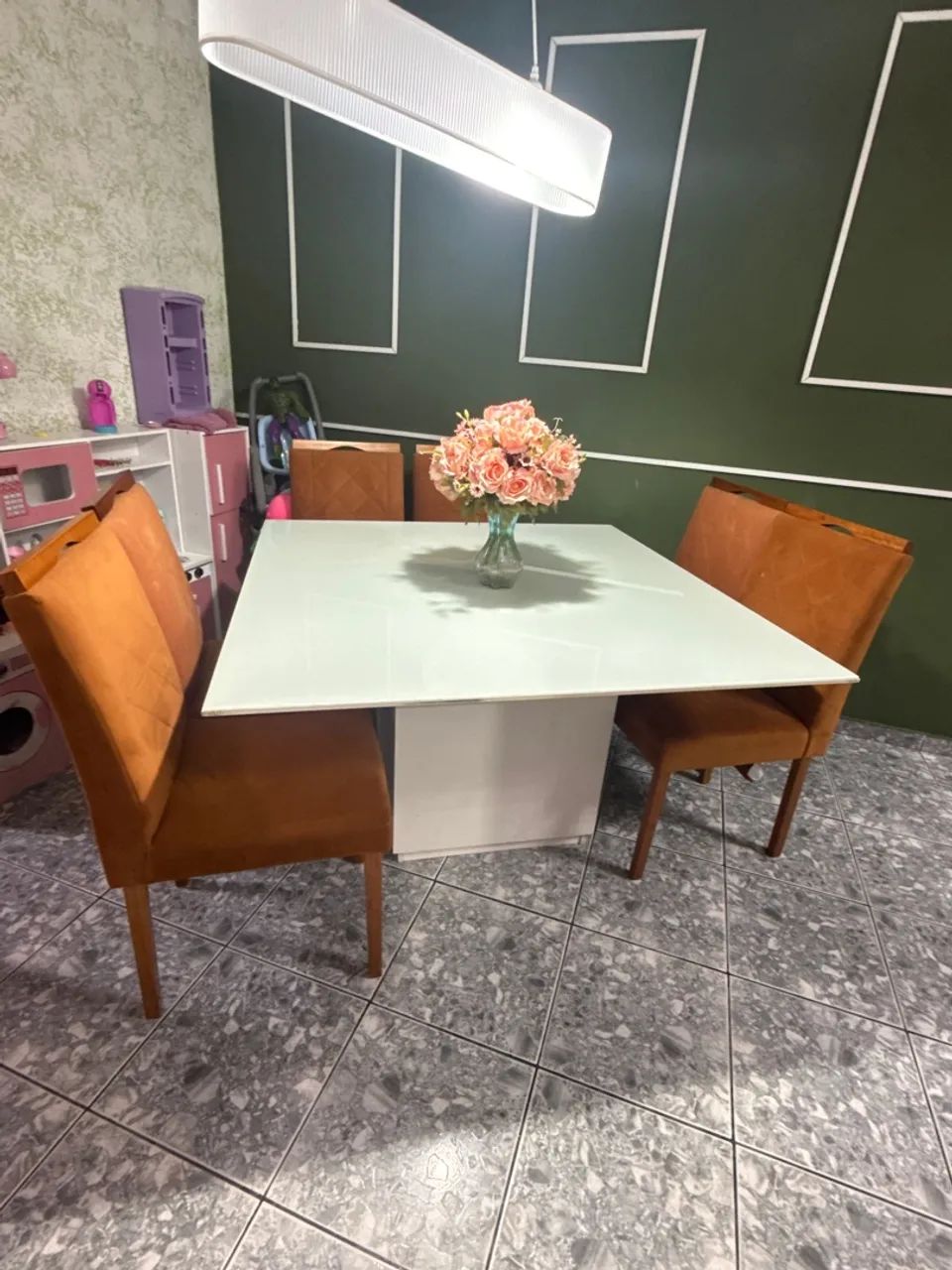 Mesa com 6 cadeira sala 