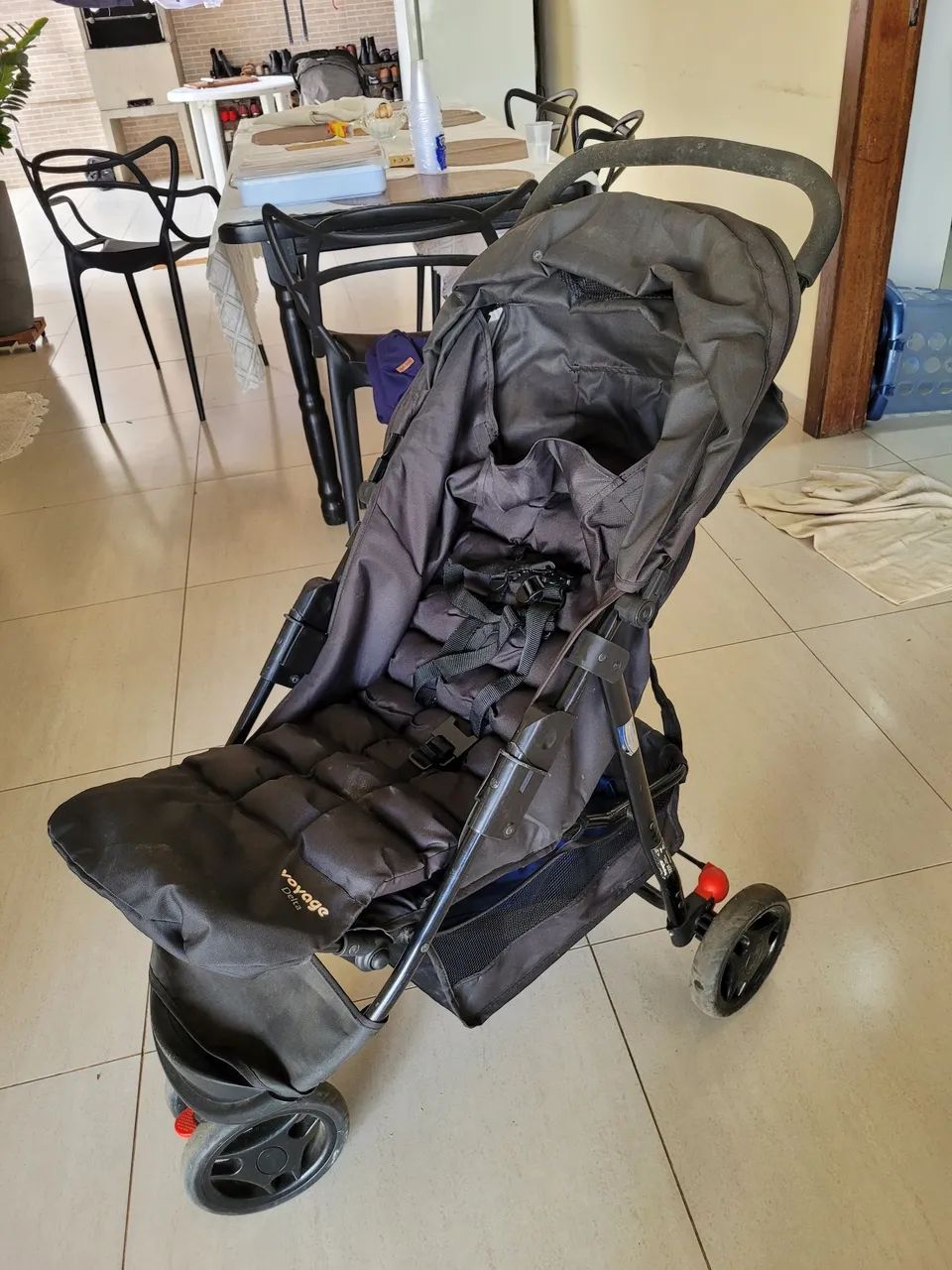 Carrinho de bebê voyage usado! - Foto 3