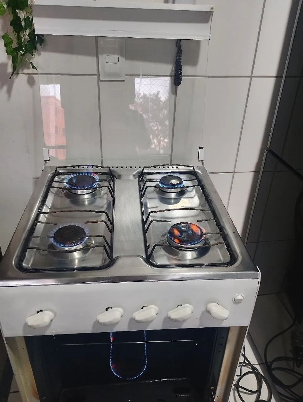 Funcionando e com garantia fogão 4 bocas - Foto 3