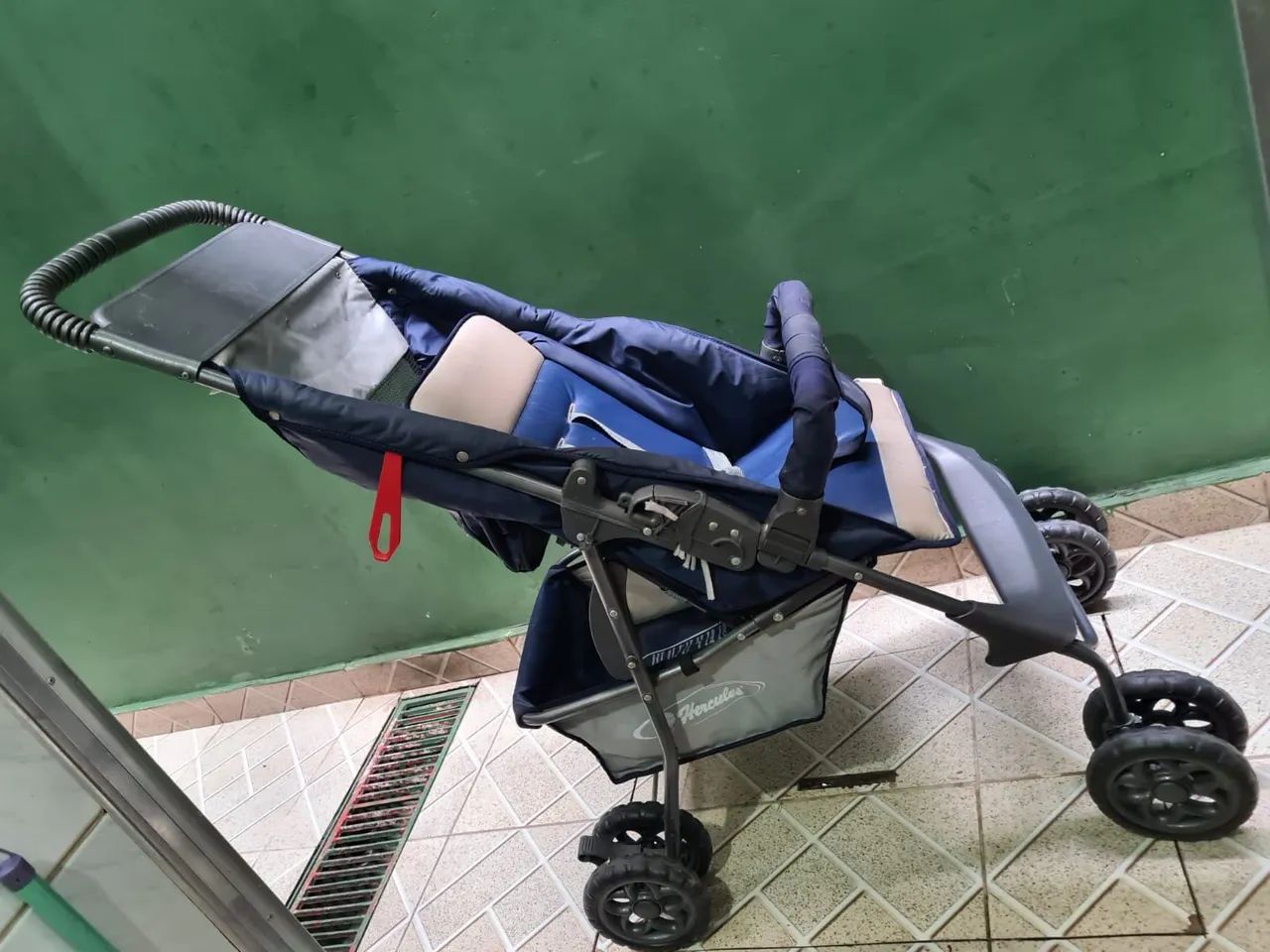 Carrinho de bebê azul  - Foto 5