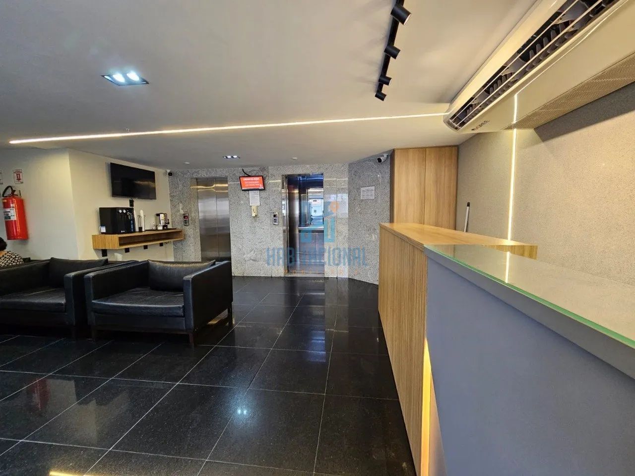 Sala no 8º Andar com Vaga de Garagem - Ed. Comercial Sfax - Foto 2