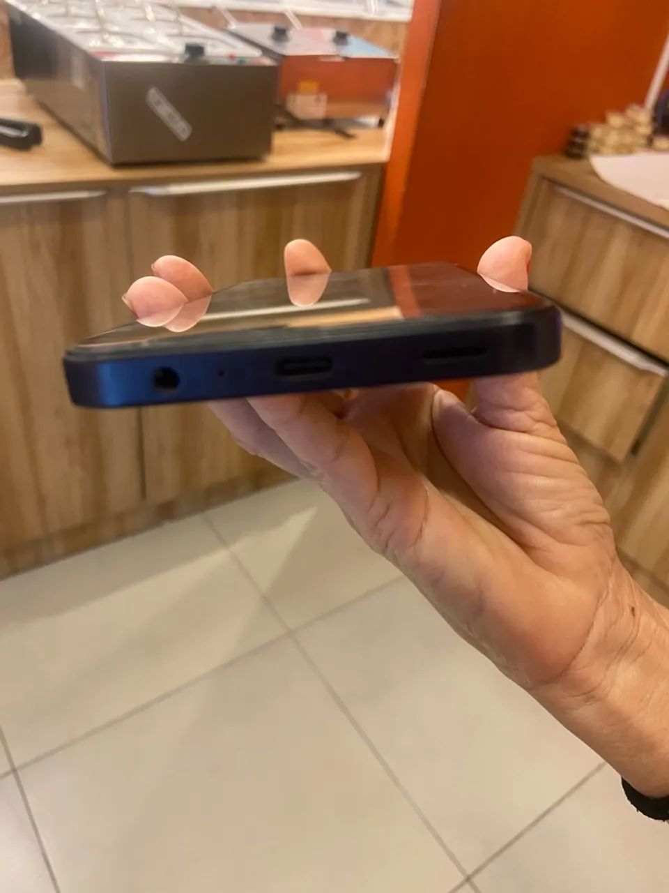 Celular 700 semi novo - Foto 2