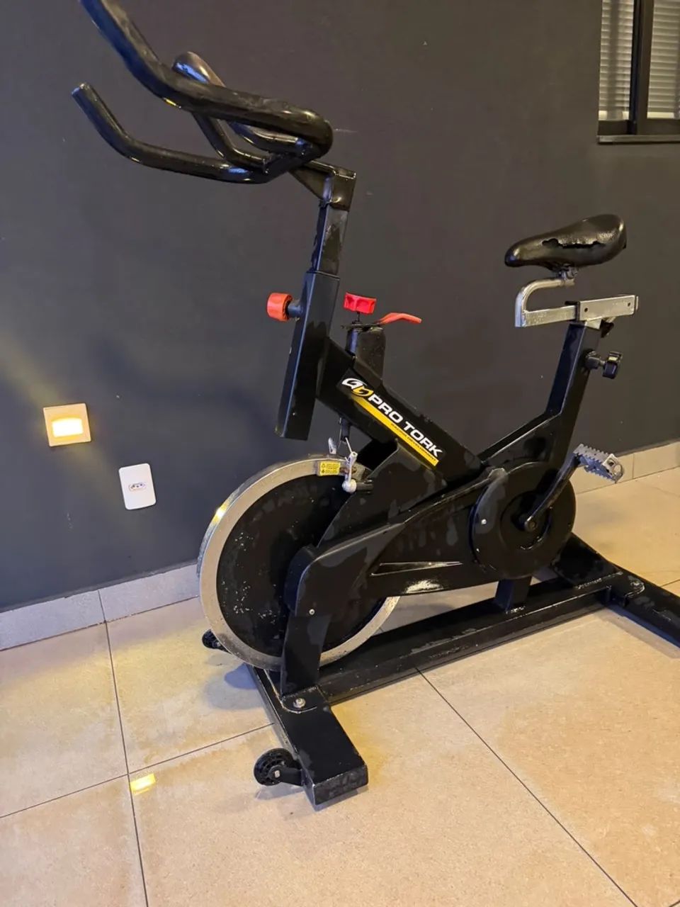 Bicicleta ergométrica academia  - Foto 4