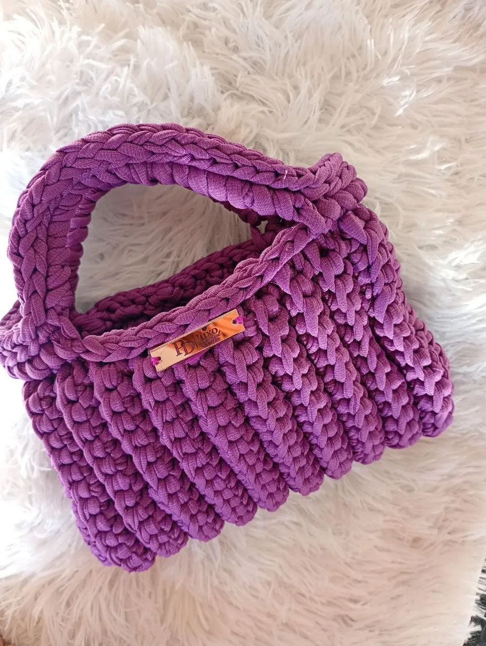 Bolsa de crochê roxa 