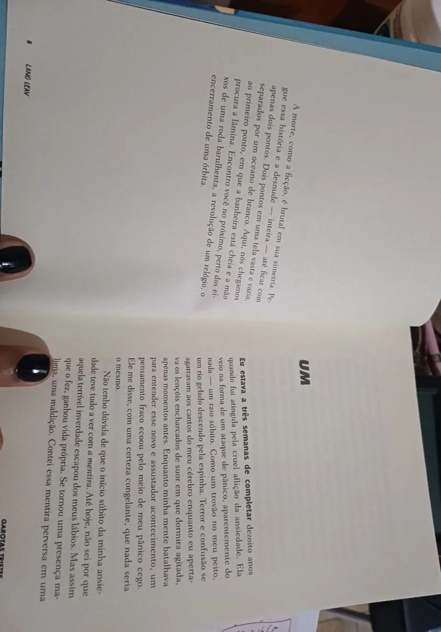 Livro Garotas Tristes de Lang Leav - Foto 2
