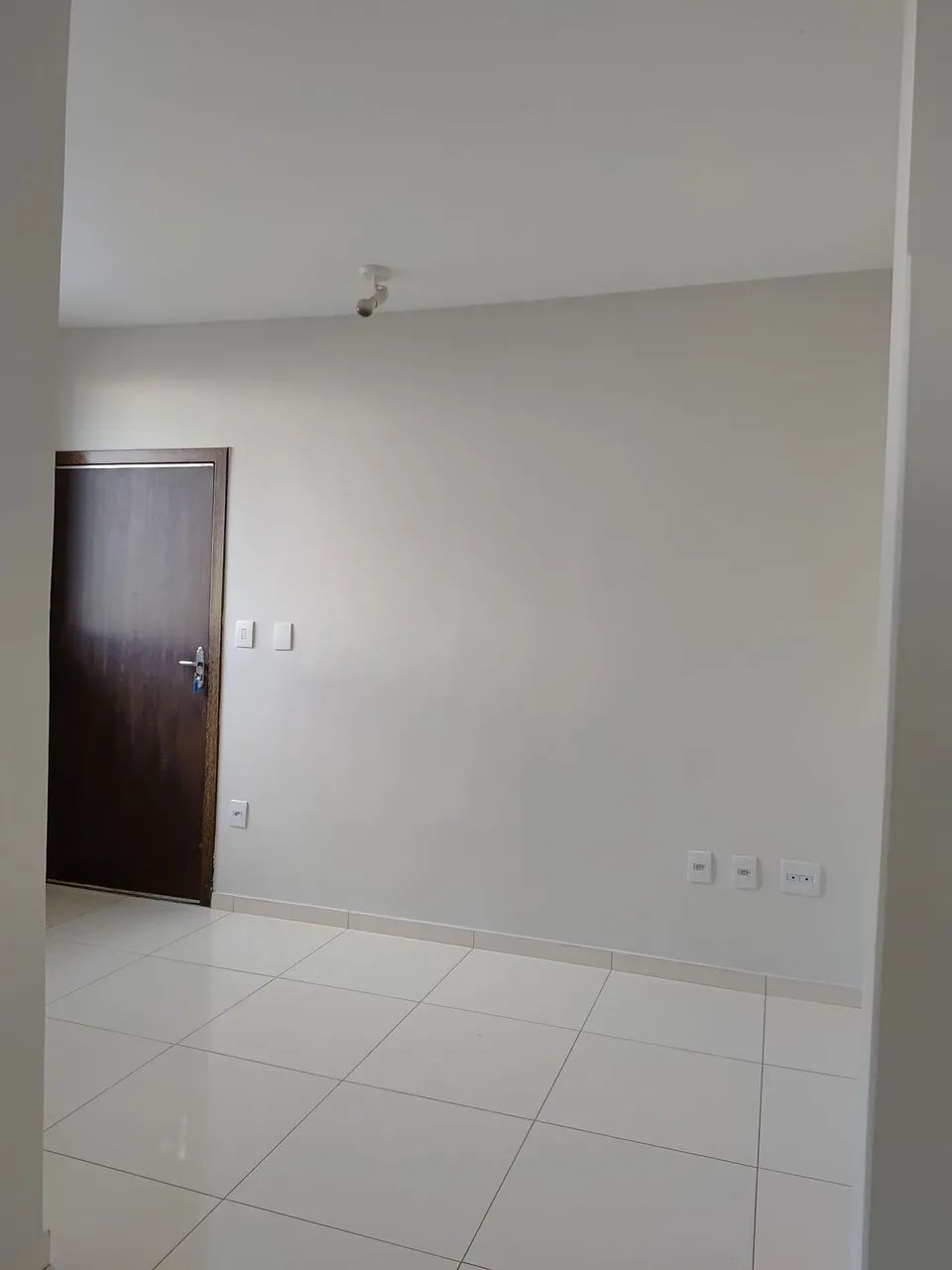 Aluga-se Ap 3qtos Centro 