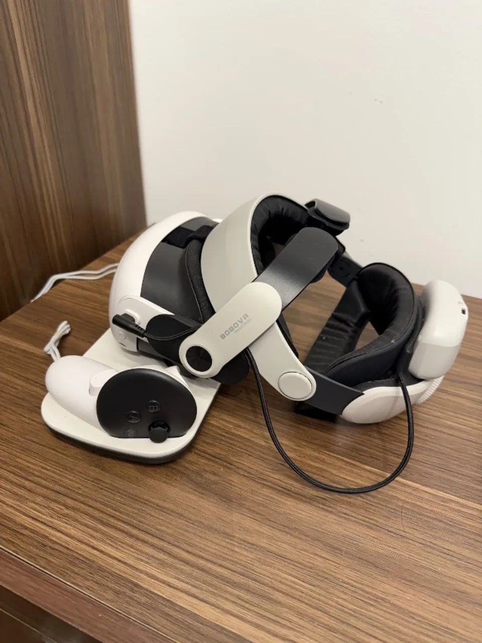 Meta Quest 3 + BOBOVR S3 Pro com bateria + dock/base para headset e controles - Foto 2