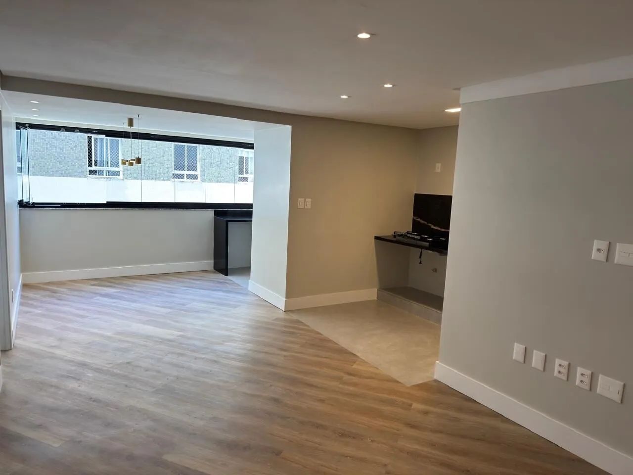 Alphaville I 2/4 com 02 suites - Foto 2