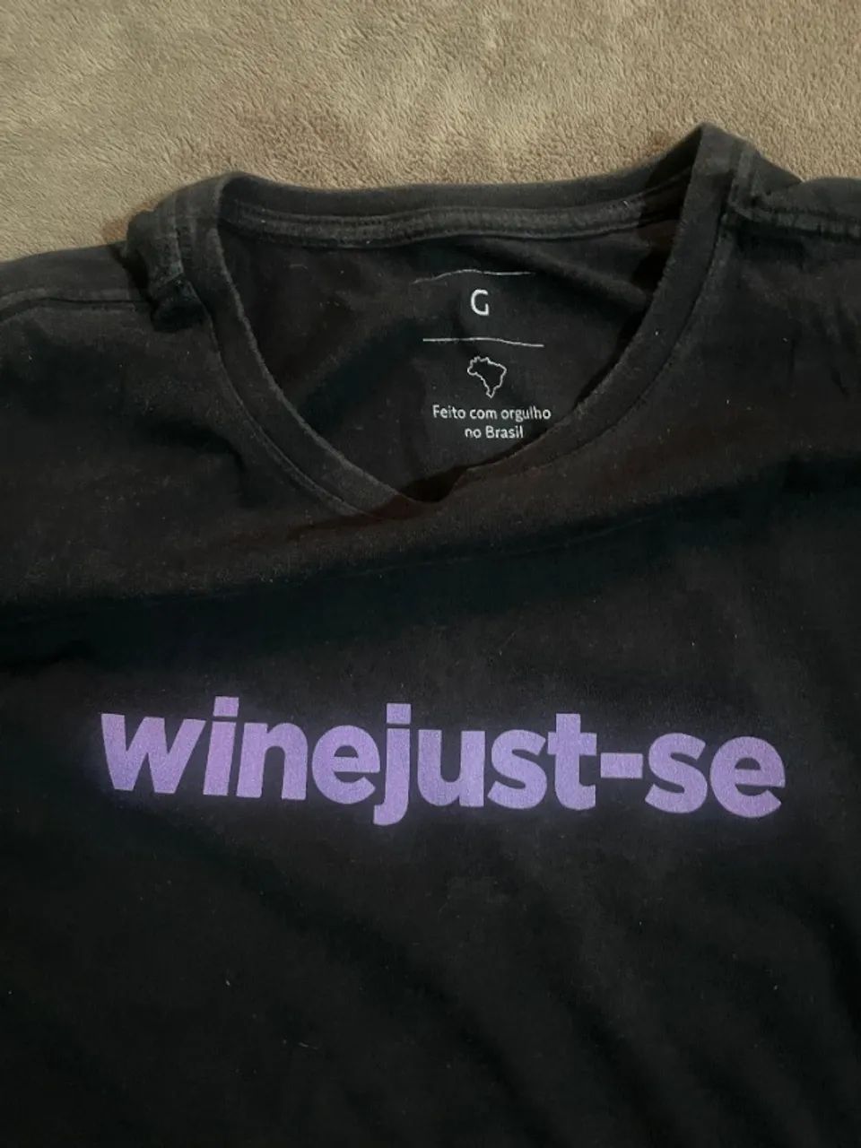 Blusas Reserva (menos a vermelha) sobre vinho!