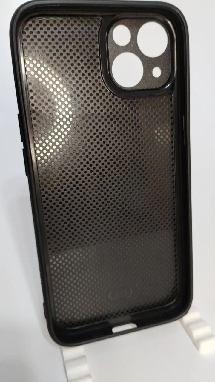 Capinha couro sintético para iPhone 13 - Foto 4