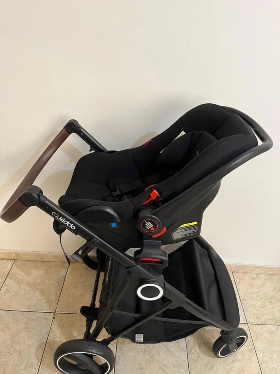 Carrinho Kiddo cosmos com bebê conforto e base - Foto 3