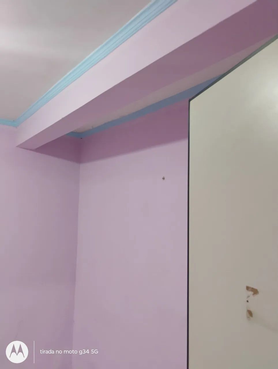 Aluga se uma casa com quarto/ e cozinha/ banheiro/e área/   - Foto 4