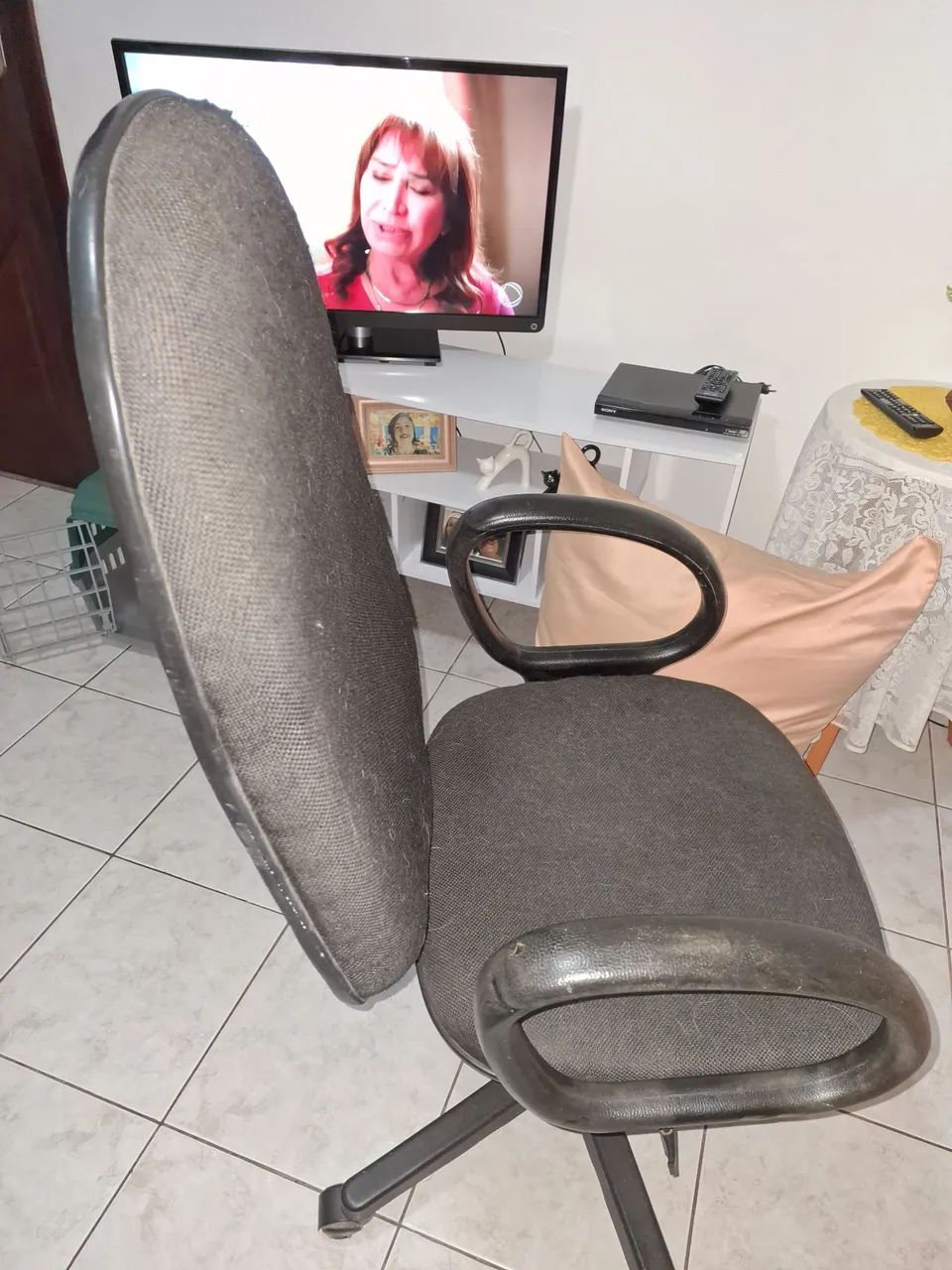 OFFICE CHAIR