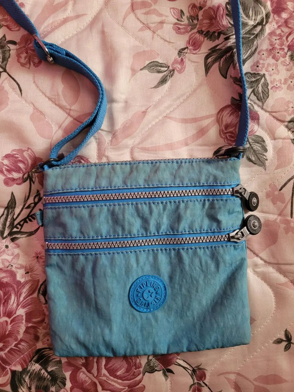 bolsa transversal Kipling azul original  - Foto 3