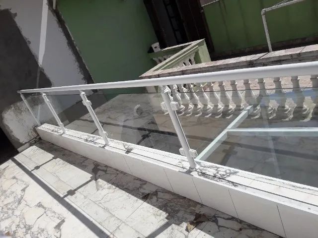 Guarda Corpo em Aluminio + Vidro Temperado - Foto 2