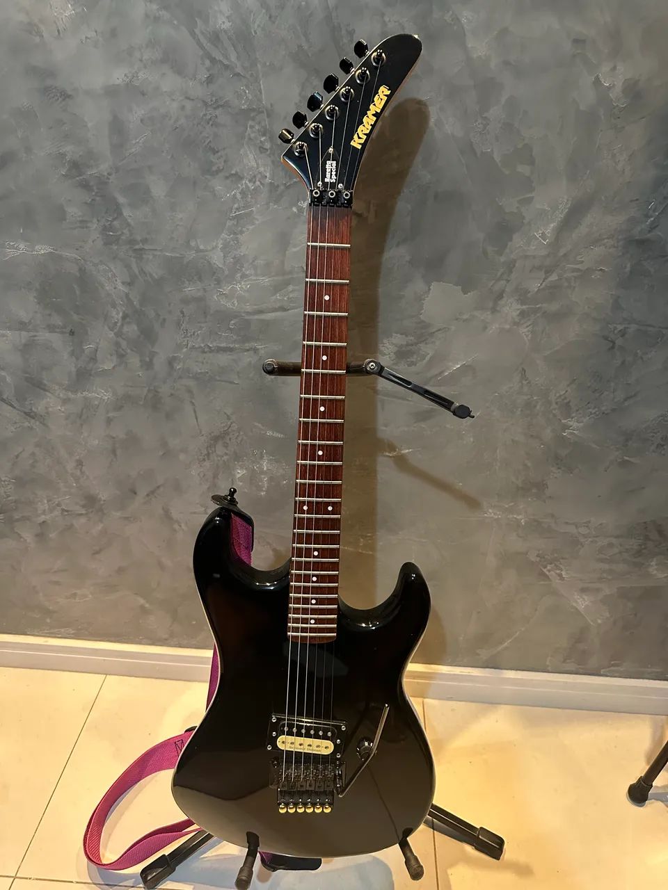 Guitarra Kramer Baretta Special