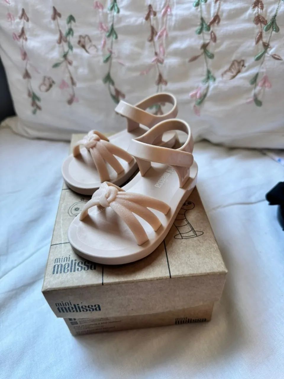 MELISSA CREME TAMANHO 19/20