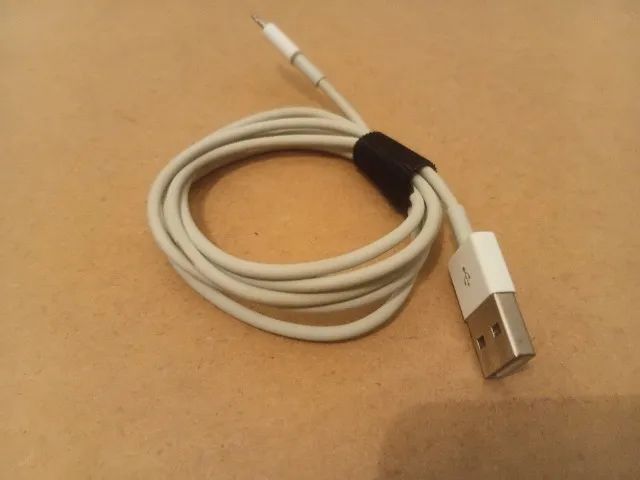 Cabo carregador Apple USB para Lightning original - Foto 2