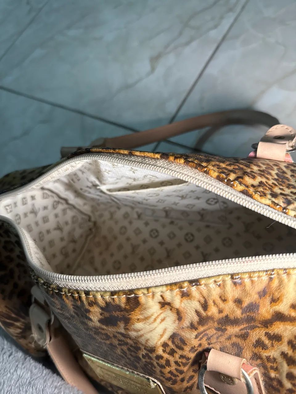 Bolsa logo Louis vuitton oncinha - Foto 3