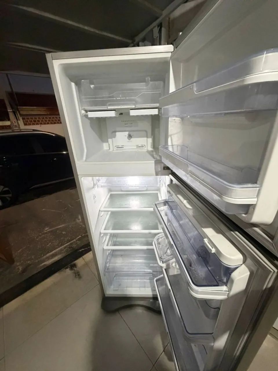 Geladeira Electrolux, funcionando perfeitamente inox  - Foto 5