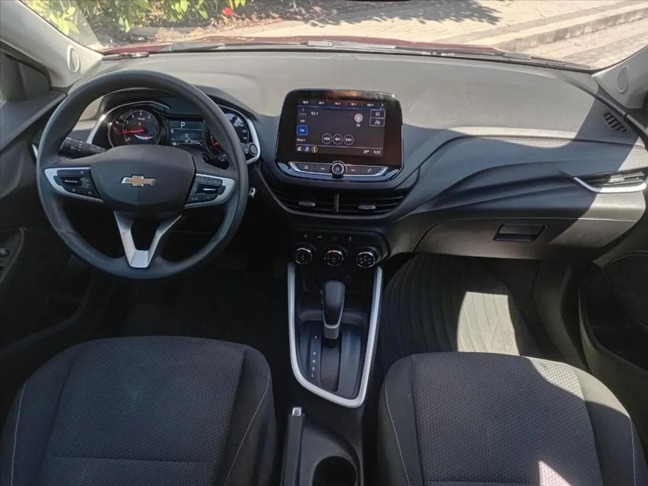 Chevrolet Onix 1.0 MPFI LS 8V Flex 4P Manual 2022 - Foto 3