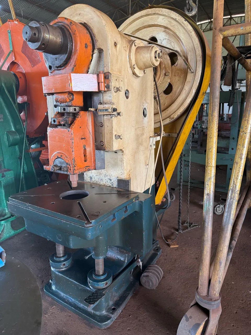 Prensa Harlo 65 toneladas - Foto 2