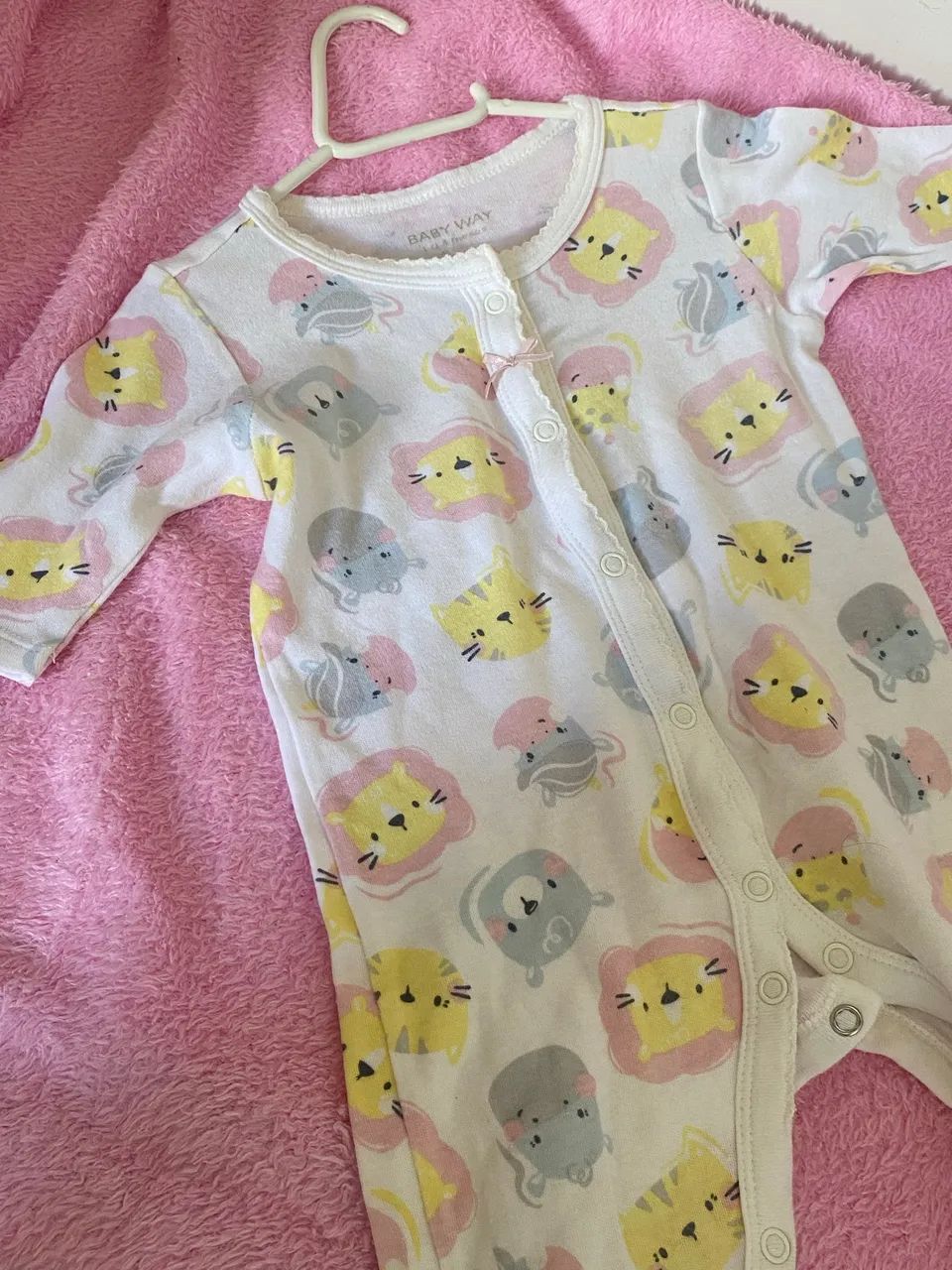 Roupa de bebês 