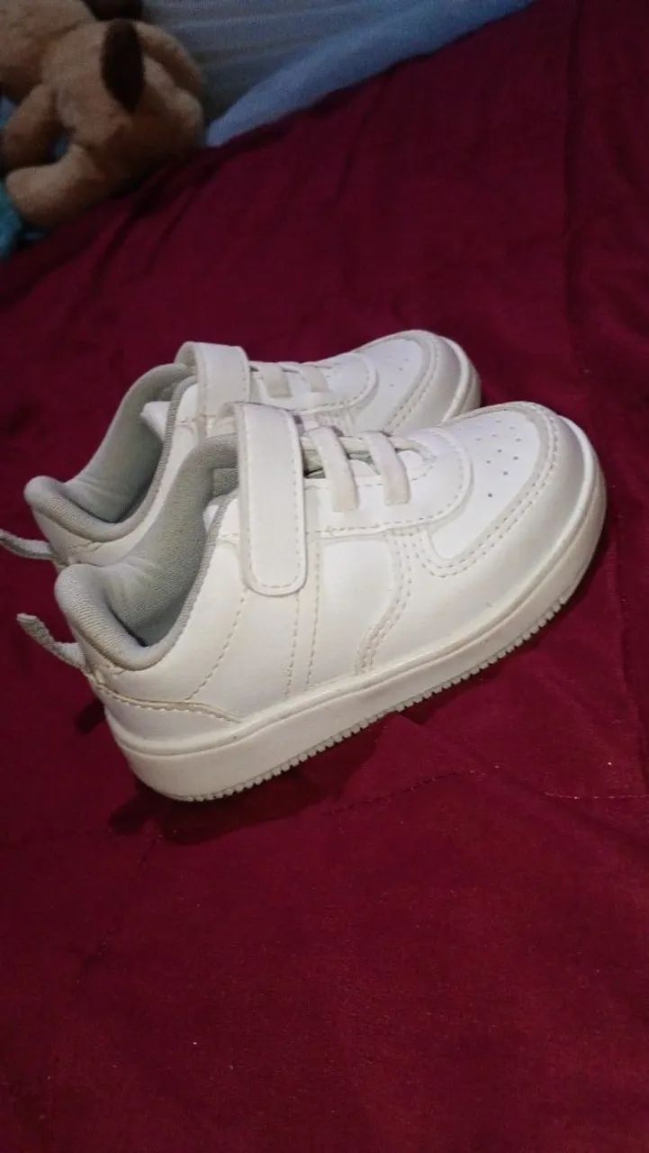 Vendo Sapato infantil branco unissex Tam 21 - Foto 2